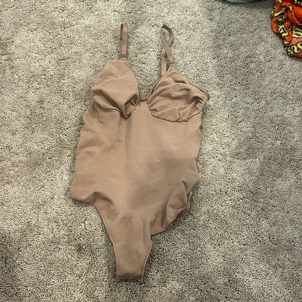 Skims shape wear